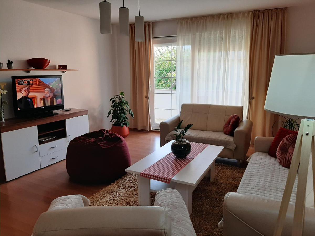 Guest House No 13 โมสตาร์ ภายนอก รูปภาพ