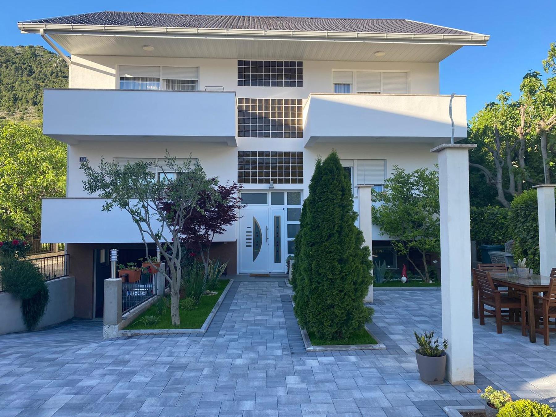 Guest House No 13 โมสตาร์ ภายนอก รูปภาพ