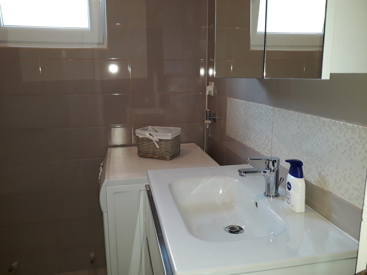 Guest House No 13 โมสตาร์ ภายนอก รูปภาพ